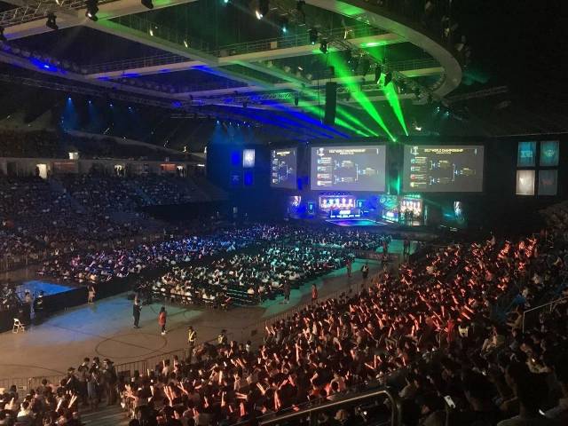 哥并肩作战 哥并肩作战