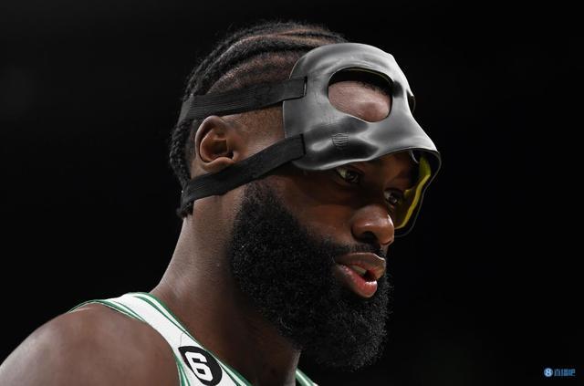 他在面對深 他在面對深